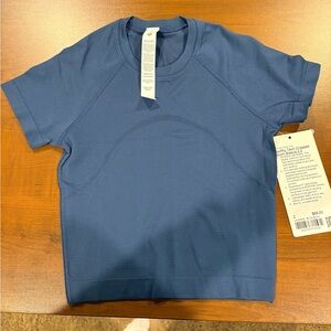 NWT lululemon athletica Swiftly Tech Cropped Short Sleeve Shirt 2.0 Size 2